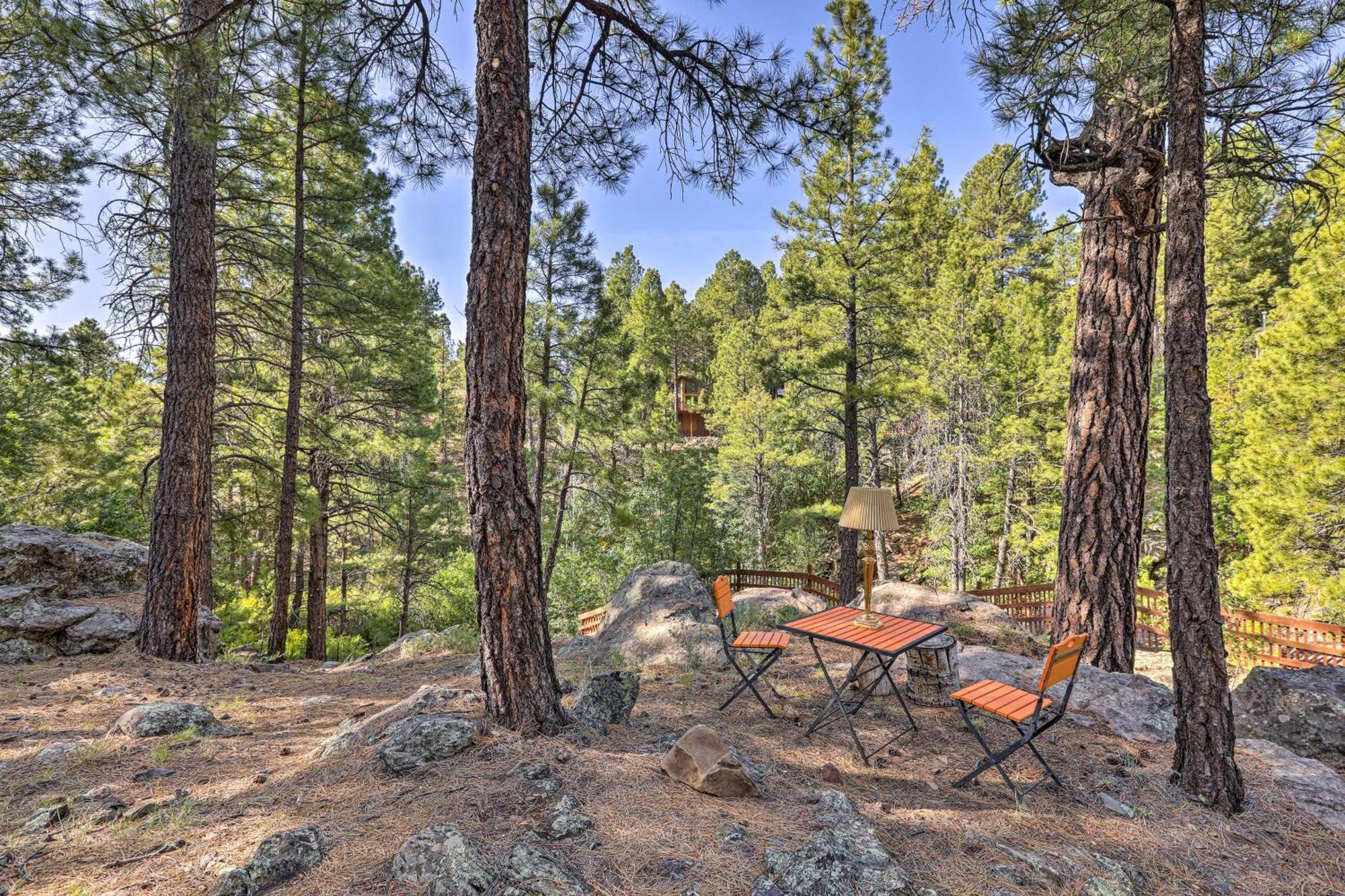 Woodsy Flagstaff Hideaway With Deck And Sunroom! Mountainaire エクステリア 写真